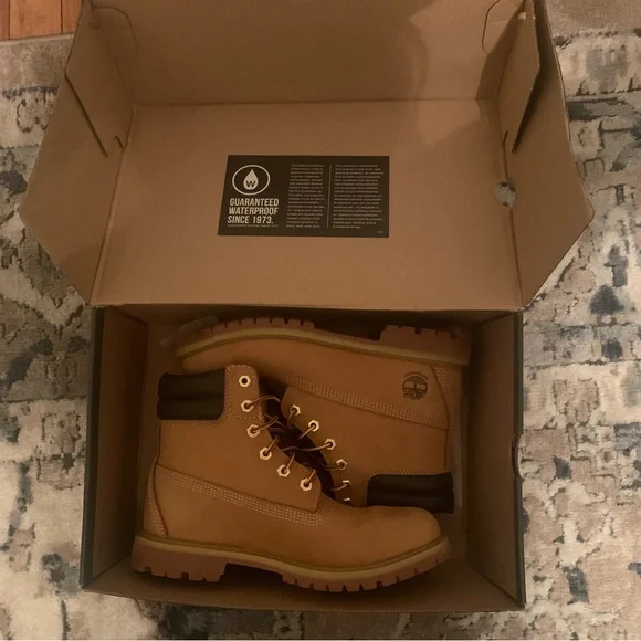 Woman’s timberland Waterville boots - Picture 3 of 9